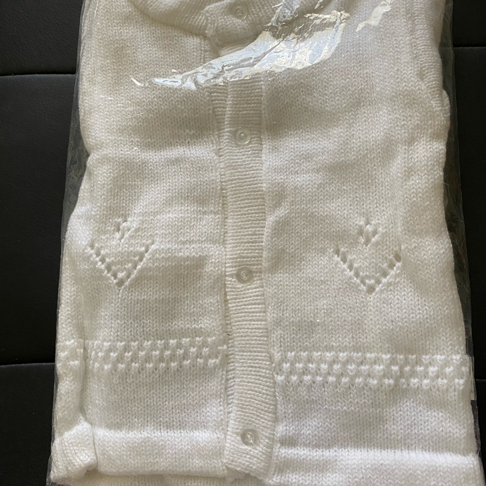 NEWBORN BABY SWEATER WITH HAT INCLUDED - Picture 6 of 6